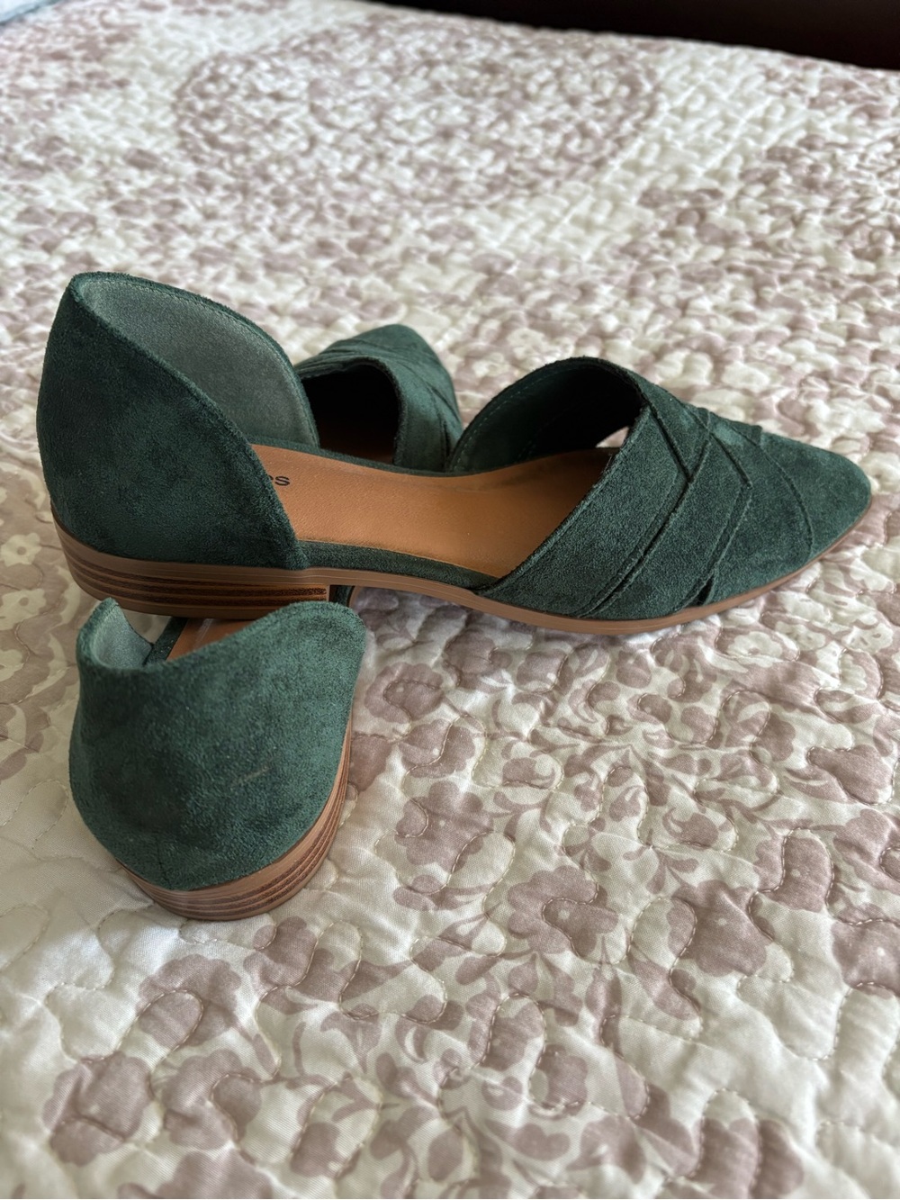 Women’s Green Suede D’Orsay Pointed Flats